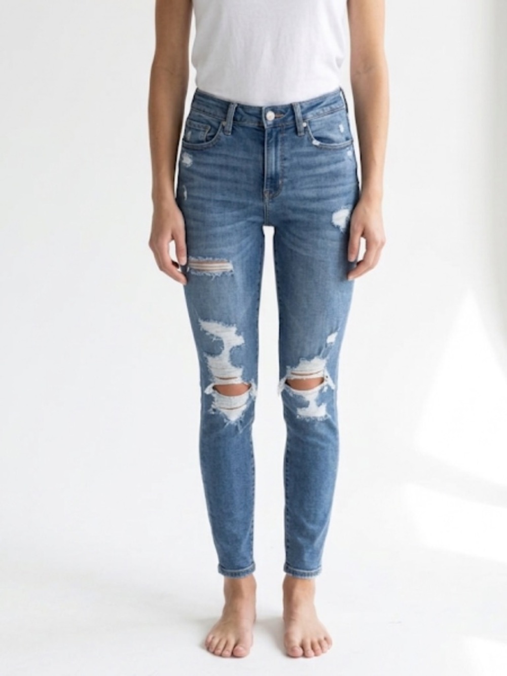 American Eagle Next Level Stretch Distressed Jeans – Size 4 Extra Short |